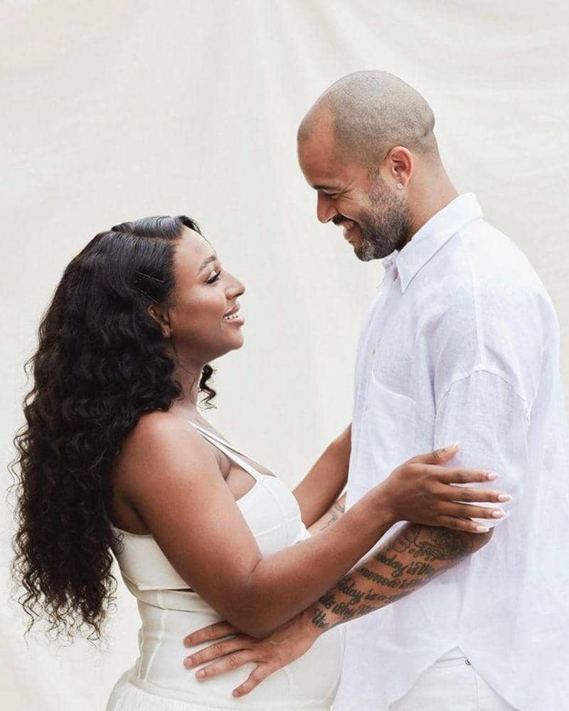 Instagram.com/alexandraburke